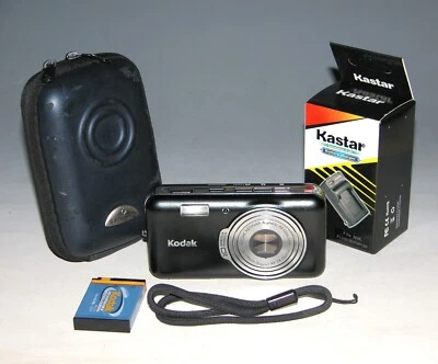 Kodak EasyShare V1003 10.0MP Digital Camera - Black #2597 - Image 1 of 4