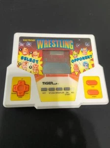 VTG. TIGER ELECTRONIC WRESTLING HANDHELD ARCADE POCKET VIDEO GAME LCD 1988 Rare - Picture 1 of 1