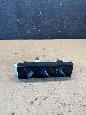 2001 - 2007 GMC Chevrolet Express 1500 Climate Control A/C S3120 DG - Image 1 of 4
