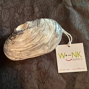 Wink Pottery Oyster Shaped Trinket Box 2" Tall 2 Pieces Unhinged OOAK - Picture 1 of 11