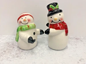 Schlitten Glocke Bistro Keramik Schneemann Salz & Pfefferstreuer Set umarmen Winter Weihnachten - Bild 1 von 1