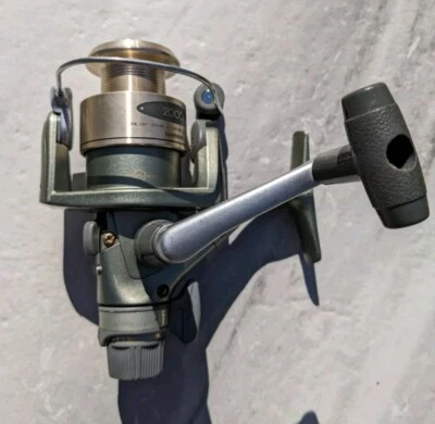 Shimano Symetre RG2000 Spinning Fishing Reel, Smooth Spinning Made In Japan Read - Image 1 of 4