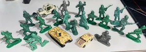 Galoob Micro Machines Tank And Hotwheels Jeep With Green Army Men (READ DESC) - Picture 1 of 4