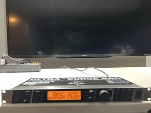 Beginner Ultra High Precision 24-BIT/96 KHZ Mastering Processor Model DEQ2496 - Picture 1 of 9