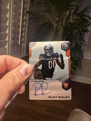 2019 Panini Elements - RPS Rookie Signatures Riley Ridley #196 /150 (AU, RC) - Image 1 of 2