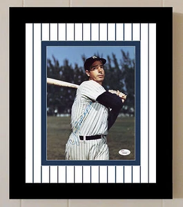 Joe Dimaggio Signed JSA COA Autographed 8X10 Framed Photo Auto New York Yankees - Picture 1 of 4