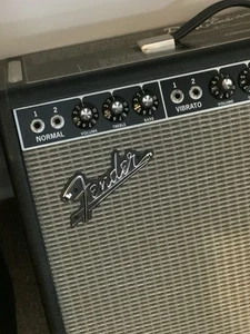 Fender Deluxe-Reverb Amplifier REPLICA 1965 22 Watts Tube Amp - Picture 1 of 4