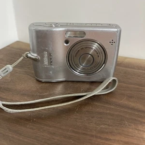 Nikon Cool pic L12 getestet und schaltet einwandfrei ein, ohne Kabel oder Speicherstick. - Bild 1 von 5