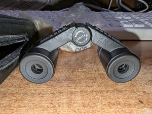Bushnell Compact Mini Binoculars 2.5x 17.5 FOV 720 FT @ 1000 YDS Beach Purse - Picture 1 of 3