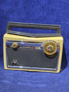 Vintage Motorolla 5P33W Portable Tube Radio - Picture 1 of 24