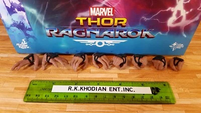 Hot Toys MMS445 Thor Ragnarok Gladiator Deluxe 1/6 action figure's 8 hands only! - Image 1 of 4