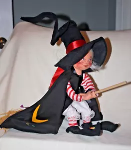 Vtg 1989 ANNALEE Flying WITCH on BROOM Halloween TRICK or TREAT Poseable - Picture 1 of 8