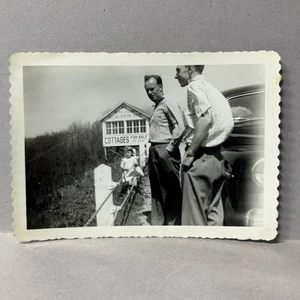 Foto encontrada de colección monte Peter cabañas señalización gente vista años 50 - Imagen 1 de 3