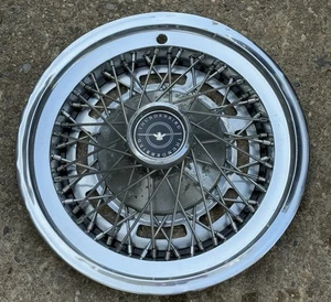 Vintage Ford Thunderbird Wire Spoke Hubcap Wheel Cover OEM 25864 Classic 15 Inch - Picture 1 of 11