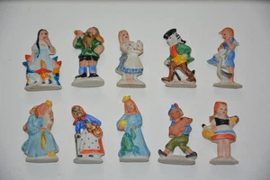 Märchenfiguren aus Porzellan Miniaturen - Bild 1 von 24