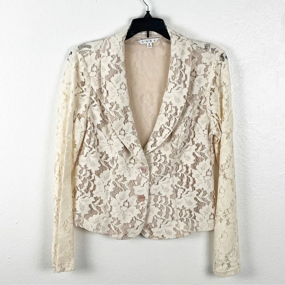 Blazer corto CABI marfil floral encaje victoriano transparente manga larga, talla 6 Foto 1 de 4