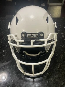 Schutt Youth Vengeance A11 Football Helmet Size - Medium - Picture 1 of 11
