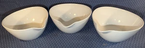 3x Churchill "Recline" White Bowls with pouring spout - 13x14x6.5 cm - 400ml VCG - Picture 1 of 8