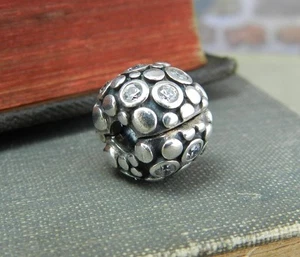 CLIP ENCORE Pandora Retirado Plata Esterlina 925 con CZ TRANSPARENTE #790593CZ - Imagen 1 de 3