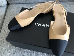 Nuova Chanel taglia 39,5 pelle di capra beige/nero piatta - Foto 1 di 7