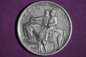 ESTATE FIND 1925 - Stone Mountain Commemorative Half Dollar!  #K45956 - Picture 1 of 2