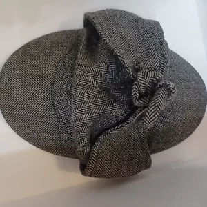 Sombrero Elope Sherlock Holmes Talla Única, Gris Detective Espina de Arenque ¡En buen estado! - Imagen 1 de 7