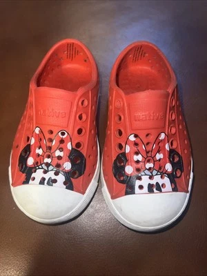 Zapatos sin cordones nativos de Disney Minnie Mouse rojos talla C5 niños Foto 1 de 4