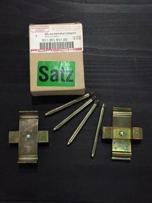 Pinza delantera 'A' Porsche 911 1975-1983 - Kit de herrajes de rotor ventilado 91135195100 Foto 1 de 2