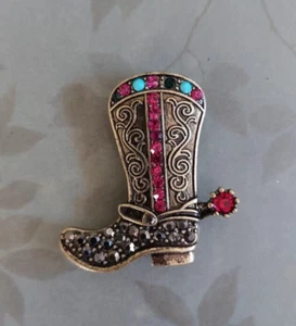 Pretty Cowgirl Boot MAGNETIC BROOCH. Western pin, hat jewelry, Western jewelry. - Picture 1 of 4