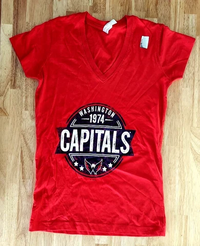 Washington Capitals Womens T Shirt Size Small Fitted Red 1974 Logo PLEASE READ Cover