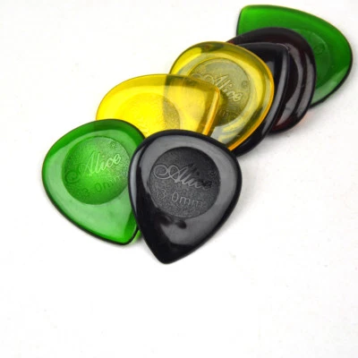 Selecciones pesadas de 3 mm en forma de corazón grande colores mezclados para bajo de guitarra 25 mm x 30 mm 100 un. Foto 1 de 3