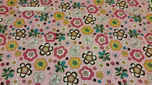 Mehrfarbige "60er Jahre" Blumen auf rosa Stoff 1 Yard + 30" - Bild 1 von 2