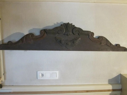 ANTIQUES FRENCH HANDCARVED PEDIMENT Cover