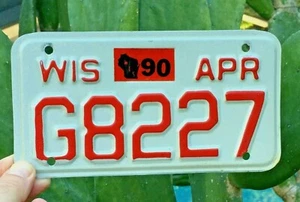 Wisconsin Motorcycle License Plate Tag # G8227 EXPIRED 3 yrs. White & Red - Picture 1 of 5
