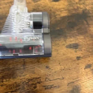 Dyson Mini Turbinenkopf Werkzeug (IL/RT6-15856-915022-02-UG) - Bild 1 von 7