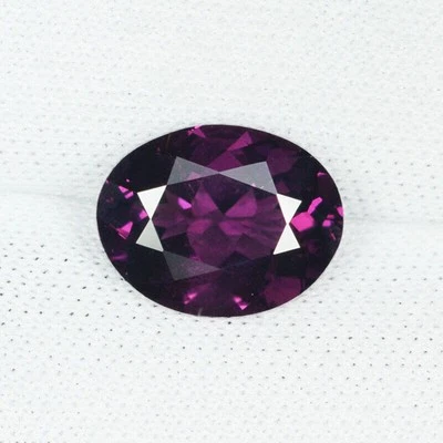 2.93 ct   LUSTROUS PURPLE PINK NATURAL RHODOLITE GARNET - Oval See Vdo 6433 2CT - Image 1 of 2
