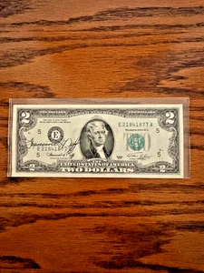 1976 $2 FRN SN E21841877A UNC Mint Courtesy Teasurer Autograph  $$PRICE DROP$$ - Picture 1 of 7