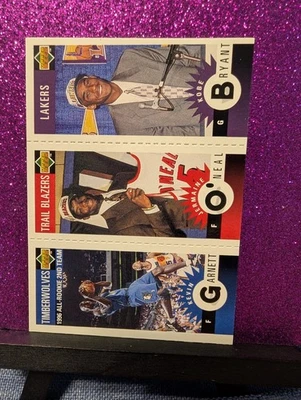 1996 COLLECTOR'S CHOICE MINI II JERMAINE O'NEAL/KOBE BRYANT/KEVIN GARNETT - Image 1 of 2