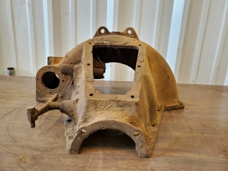 Cubierta de transmisión Ford Modelo T 1926-1927 "Hog Head"   Foto 1 de 4