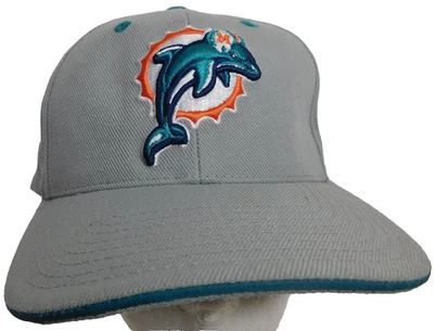 Gorra ajustada de los Miami Dolphins pequeña de 7" de colección Twins Enterprises NFL para mujer Foto 1 de 4