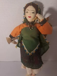Antike indische handgefertigte Stoffpuppe mit Ständer. - Bild 1 von 8