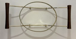 Vintage Pyrex Dish Stand Holder Casserole Atomic Wood Handles MCM Gold Tone - Picture 1 of 9