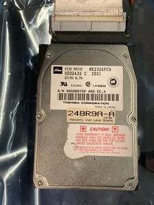 Disque dur vintage Toshiba MK2326FCH 340 Mo 2,5" HDD2422 C ZE01 - Photo 1/3