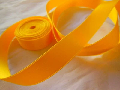 Ruban ancien satin jaune double face 4 mètres 50 sur 1,6  cm T1-34 - Photo 1/4