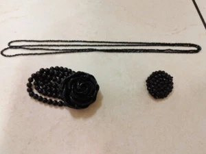 Vintage Black Beaded Jewelry, Necklace, Broach And Elastic Bracelet - Picture 1 of 11