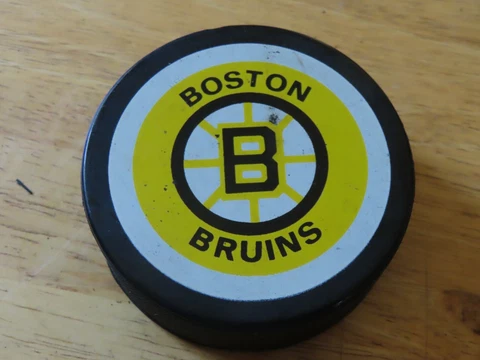 Vintage 1980's BOSTON BRUINS Viceroy Puck RAY BOURQUE Cover