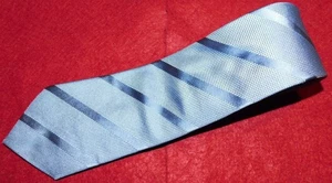 GIORGIO ARMANI MADE IN ITALY HELLBLAU GESTREIFTE KRAWATTE - KRAWATTEN - DESIGNER KRAWATTEN. - Bild 1 von 3