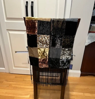 2 KENNETH COLE Reaction 天鹅绒围巾棕褐色/黑色和灰色/黑色布贴 68x7 流苏 — 第 1/4 张图片