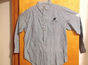 "NUEVO ""DUNBROOKE"" ALGODÓN AZUL DEMIN, L/S BOLSILLO ÚNICO con UA.L. CAMISA CON LOGOTIPO - Imagen 1 de 3