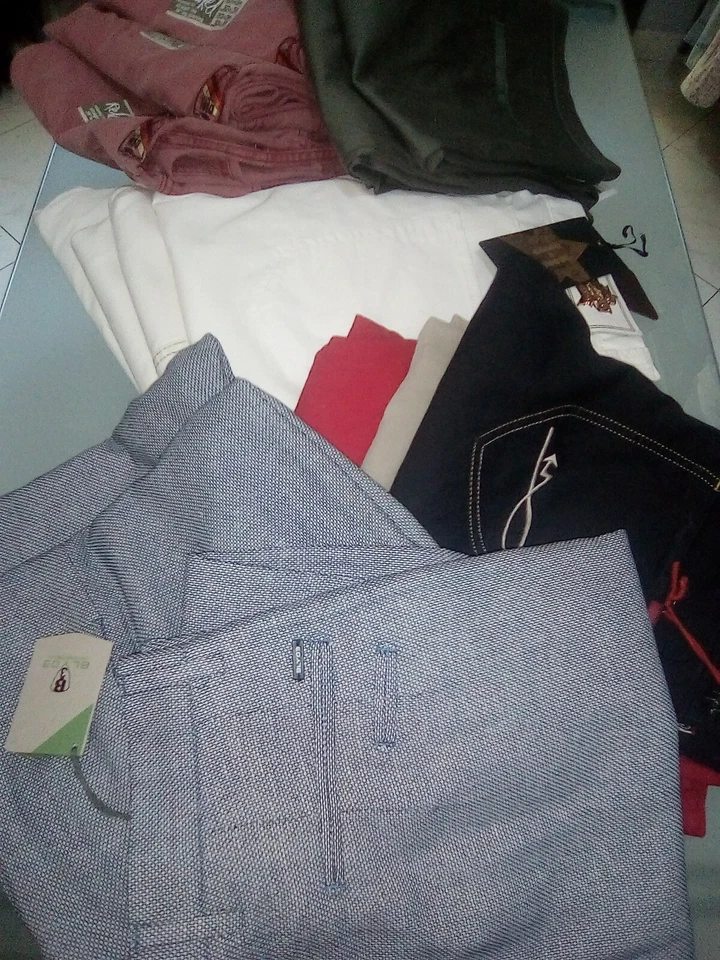 Stock 15 Pantaloni/Jeans Uomo 3€ paio - Immagine 1 di 4